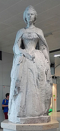 ウィーン西駅のエリザベート像